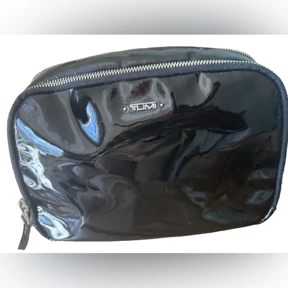 Tumi Cosmetic Travel Toiletries Pouch Case Patent leather